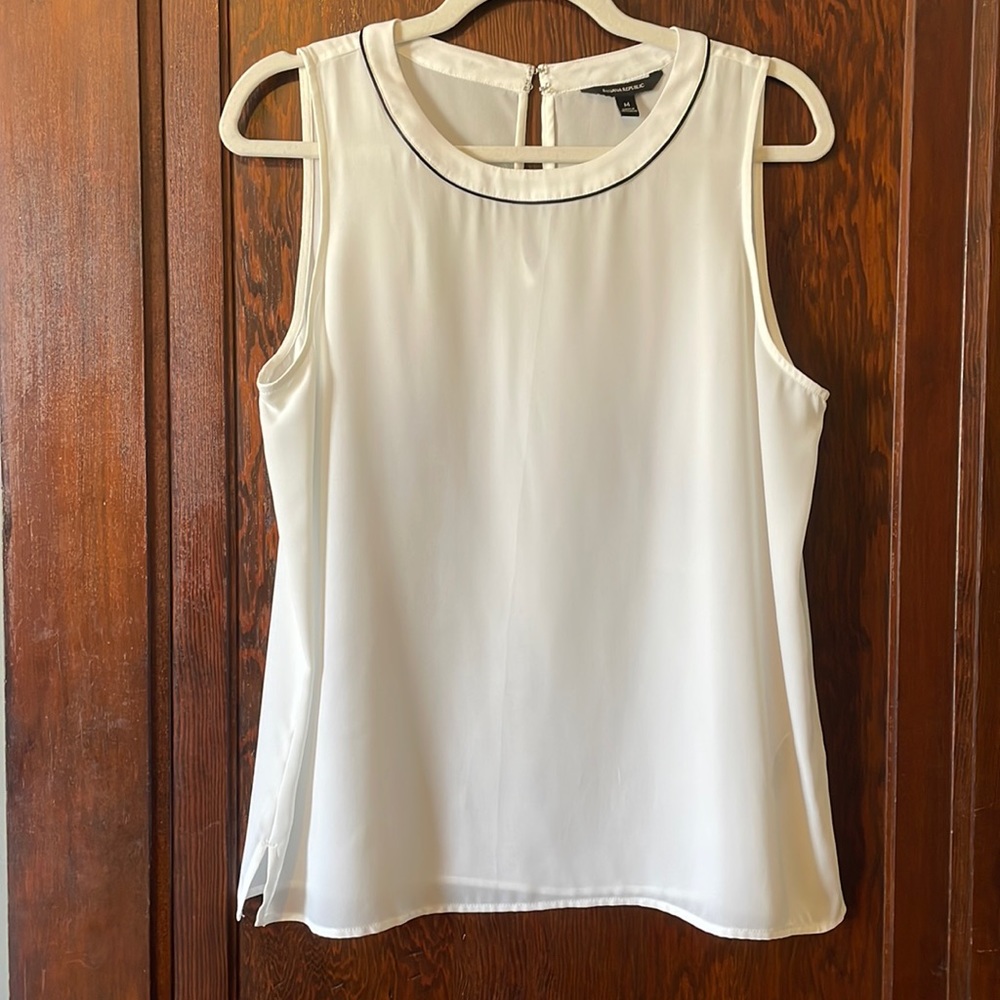 Banana Republic Shell, M